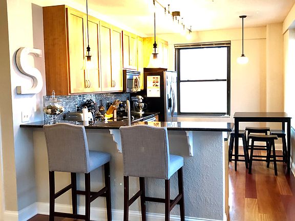 4th image of 606 W Wisconsin Ave Unit 1104
