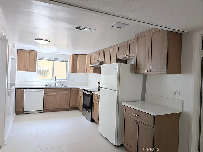 630 W Huntington Dr #103 — Photo 5