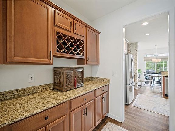 5th image of 1517 Eagle Glen Dr