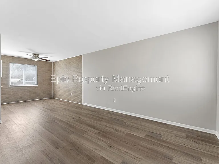 27081 Leroy St — Photo 7