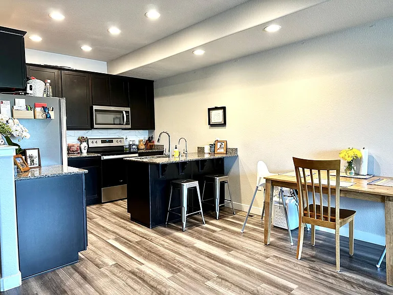 6555 Carriage Meadows Dr — Photo 4
