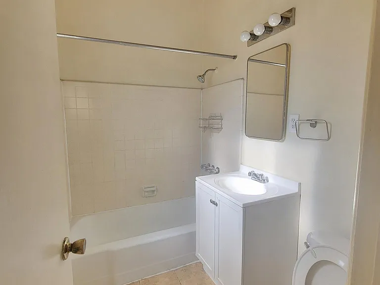 3115 S Canfield Ave #6 — Photo 5