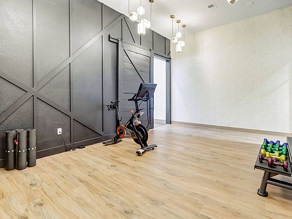 3rd image of 9760 Rosemont Ave #11208