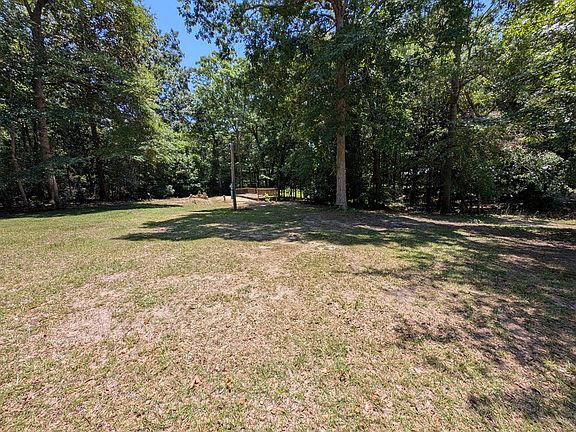 4th image of 890 Lake Front Dr