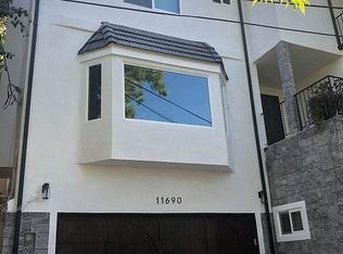 11690 Laurelcrest Dr, Studio City, CA 91604