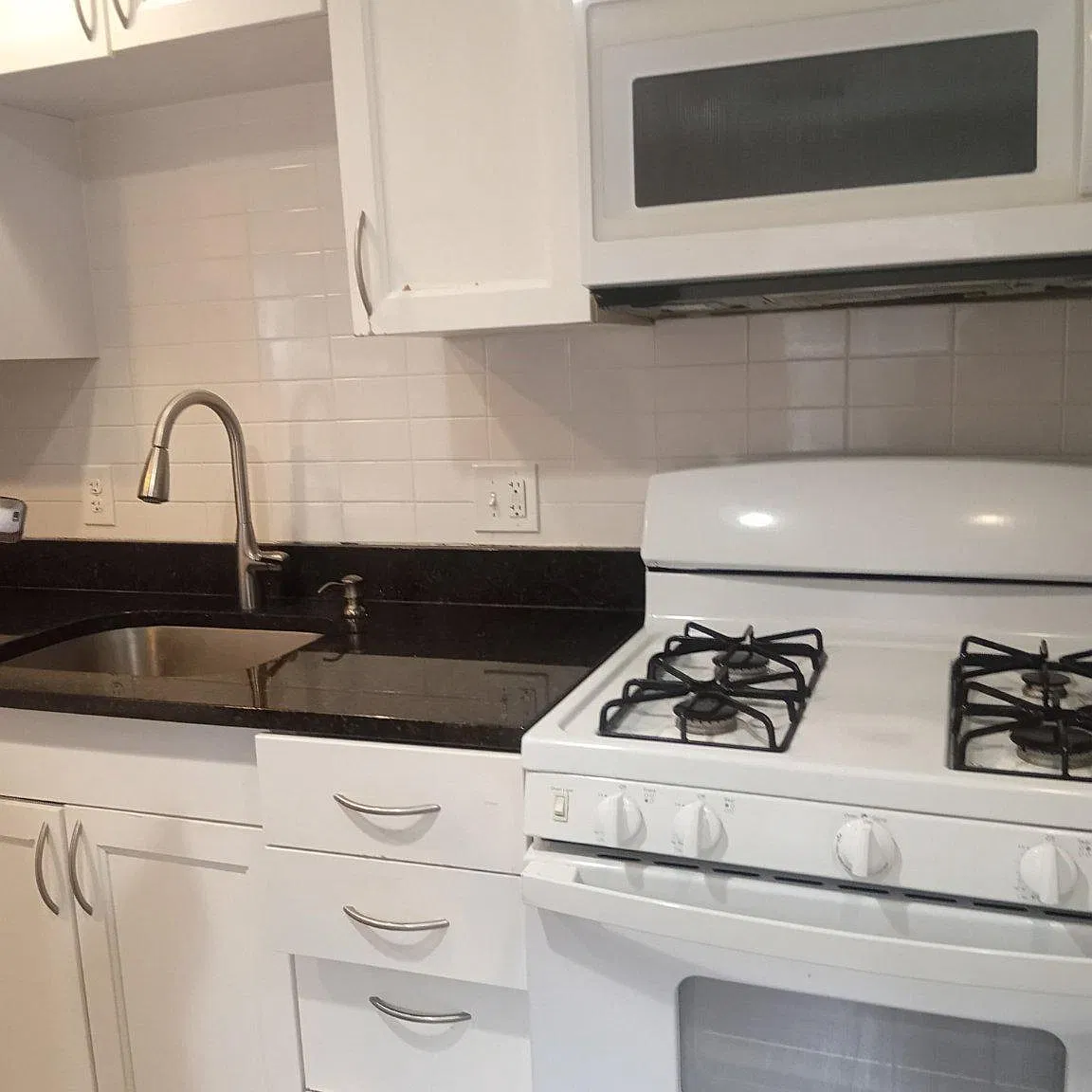 2 bed, 2.0 bath, 830 sqft, $1,600 — Photo 3