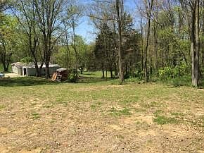 5th image of 909 W Lincoln Dr