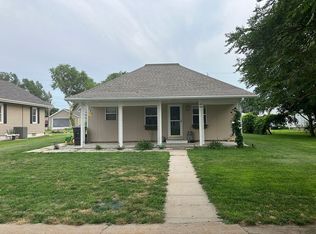 636 Parnell St, Hildreth, NE 68947