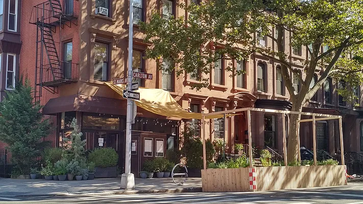 Rented by R New York | media 17