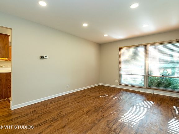 3rd image of 15642 Laramie Ave