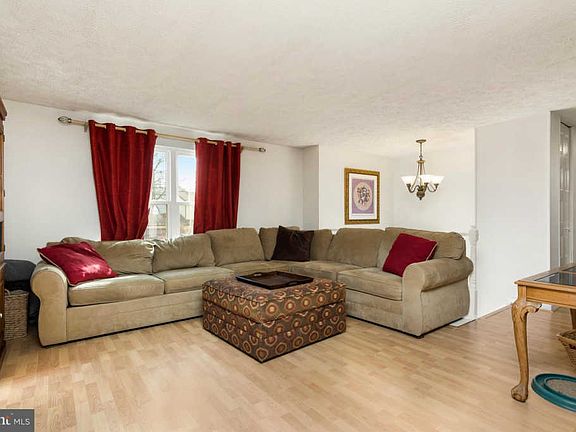 2nd image of 956 Aqua Ct