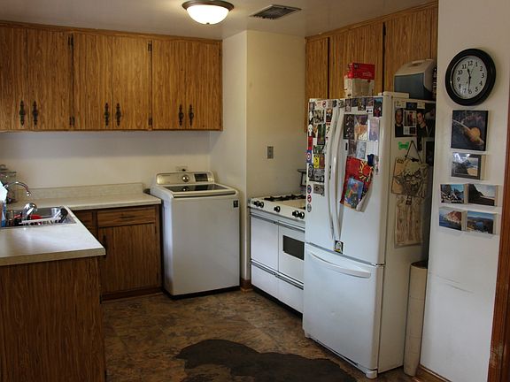 3rd image of 3505 Morton Ave