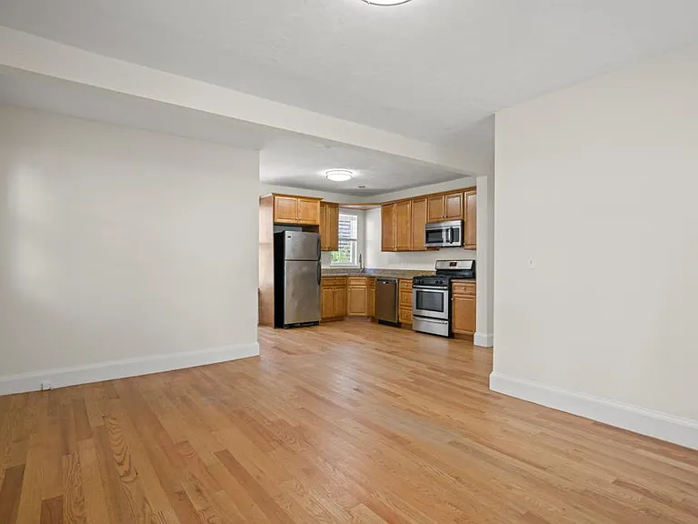 20 Sudan St #3 — Photo 7