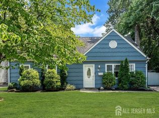76 Clifton St, Edison, NJ 08817