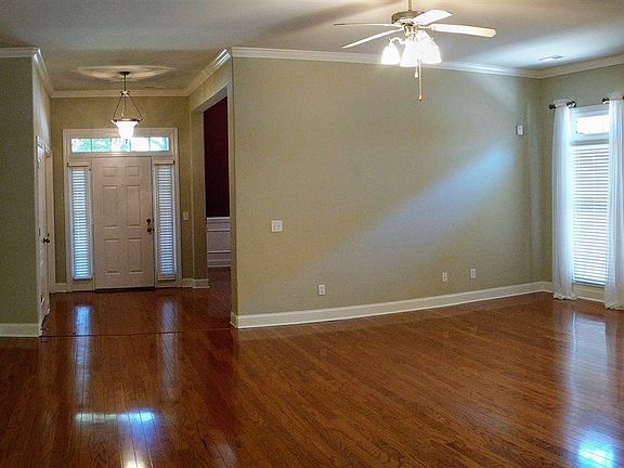 4th image of 124 Indian Valley Rd