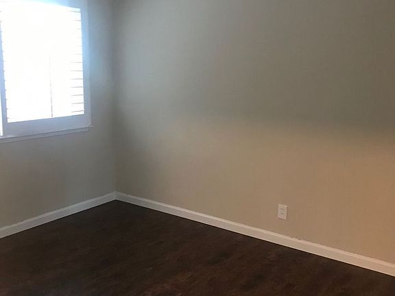 5th image of 1138 Carlsbad Dr APT A