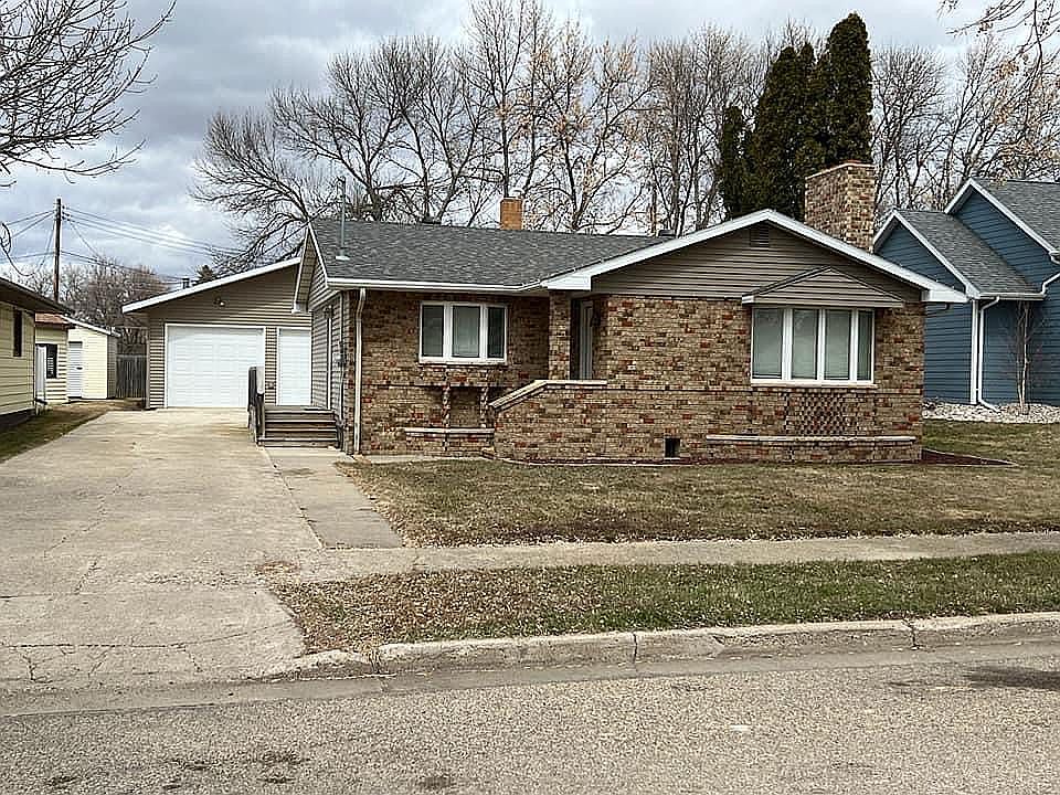 609 3rd St SE, Rugby, ND 58368 Zillow