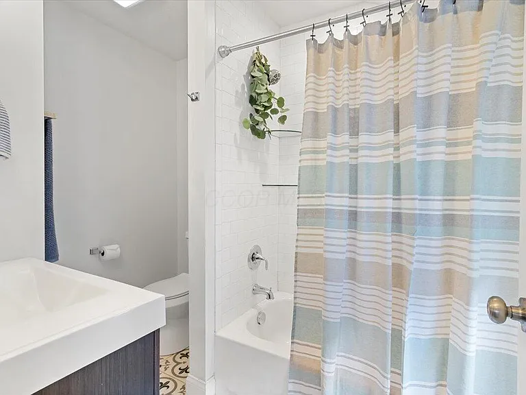 866 E Starr Ave — Photo 15