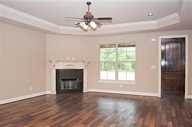 1st image of 262 Karabeth Ln