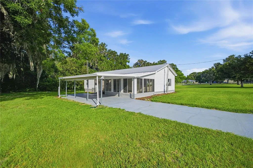 3 bed, 3.5 bath, 1525 sqft, $1,500 — Photo 2