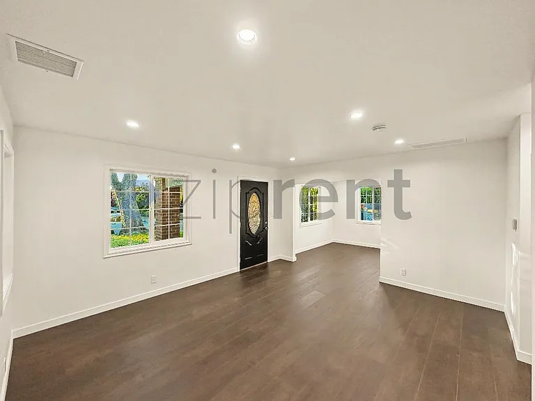 600 Hazel St — Photo 3