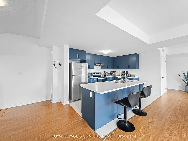 429 Dougall Ave — Photo 7