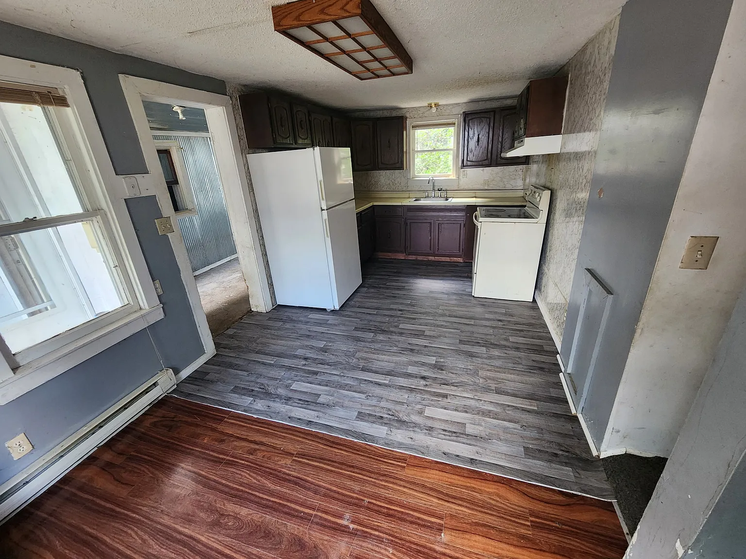 3 bed, 1100 sqft, $1,200 — Photo 1