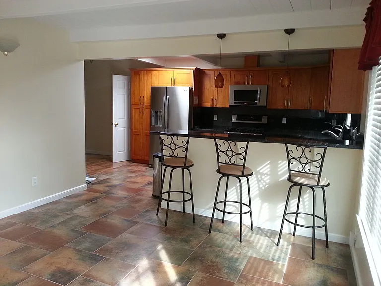 295 Roswell Dr — Photo 6