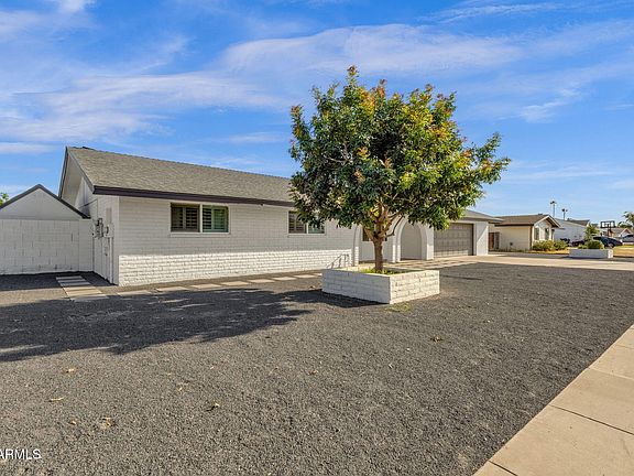 2nd image of 2325 E ENCANTO Street