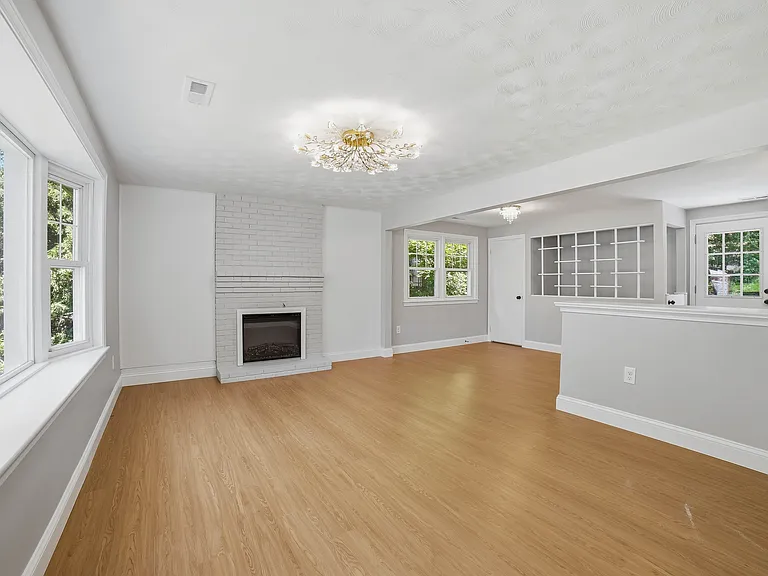 44 Topsfield Cir — Photo 9