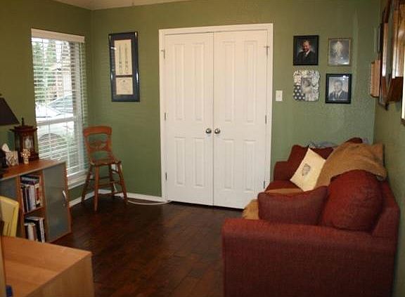 3rd image of 5150 Holly Way