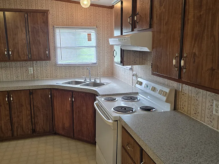 1717 Black Rd — Photo 9