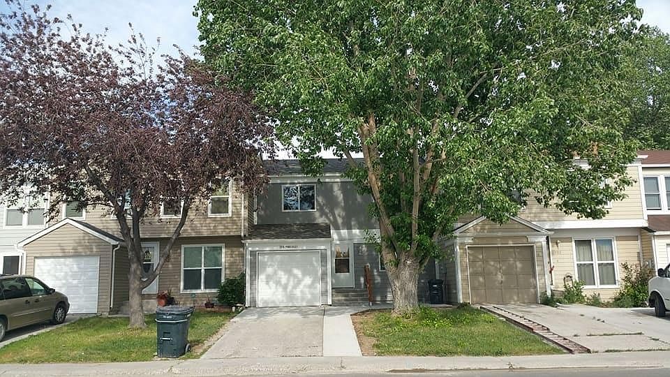 Updated 2-story townhouse