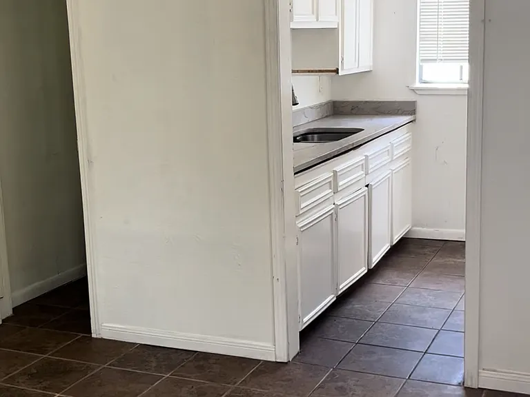 1201 Johnson St #3 — Photo 5
