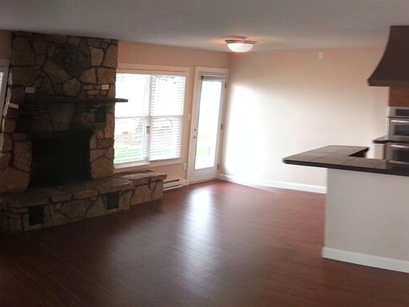 2nd image of 530 Lake Pnes #1