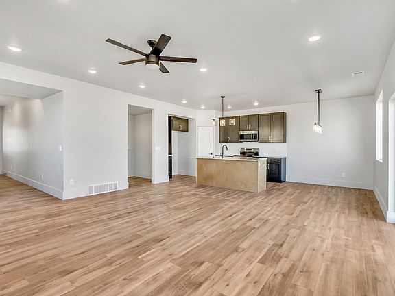 5th image of 529 N Haven Dr