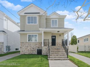 178 N Railroad St, Staten Island, NY 10312