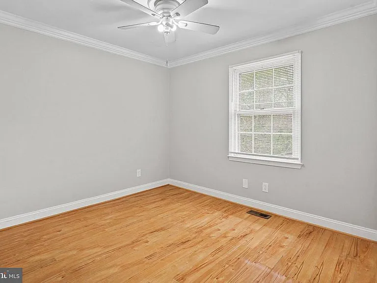 8251 Clifton Farm Ct — Photo 28