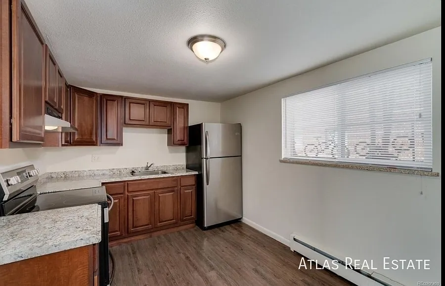Cozy and well-located 2-bedroom, 1-bath apartment in Wheat Ridge available September! — Photo 4