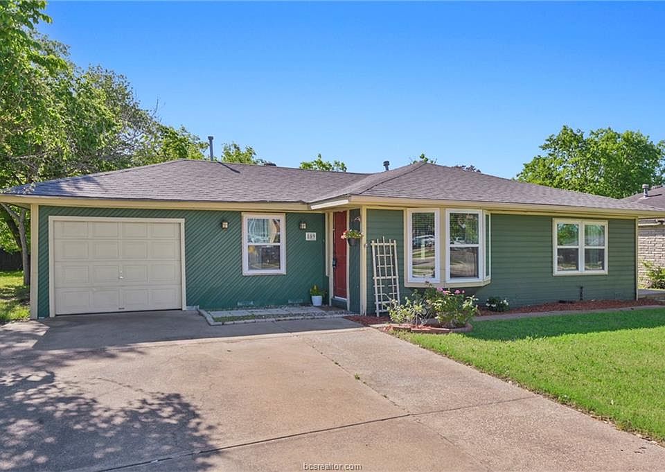 1st image of 809 S Coulter Dr