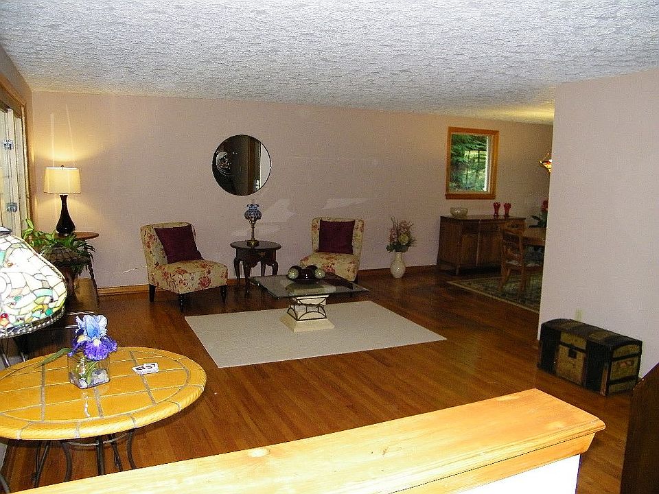 2nd image of 630 Lemoyne Ave