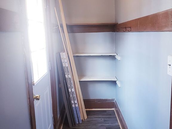3rd image of 659 Wallace St #2
