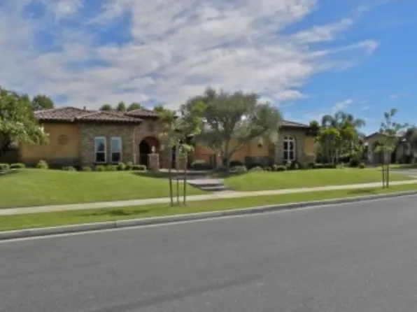 10807 Gainsborough Ct, Bakersfield, CA 93312