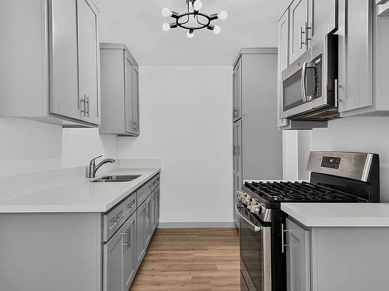 359 East Esther Street — Photo 37