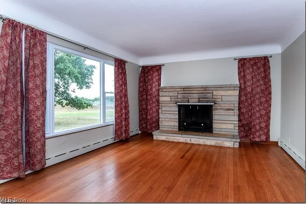 4 bed, 2.0 bath, 1743 sqft, $2,250 — Photo 2