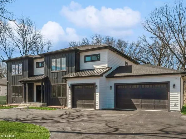 70 Riverwoods Rd, Lincolnshire, IL 60069