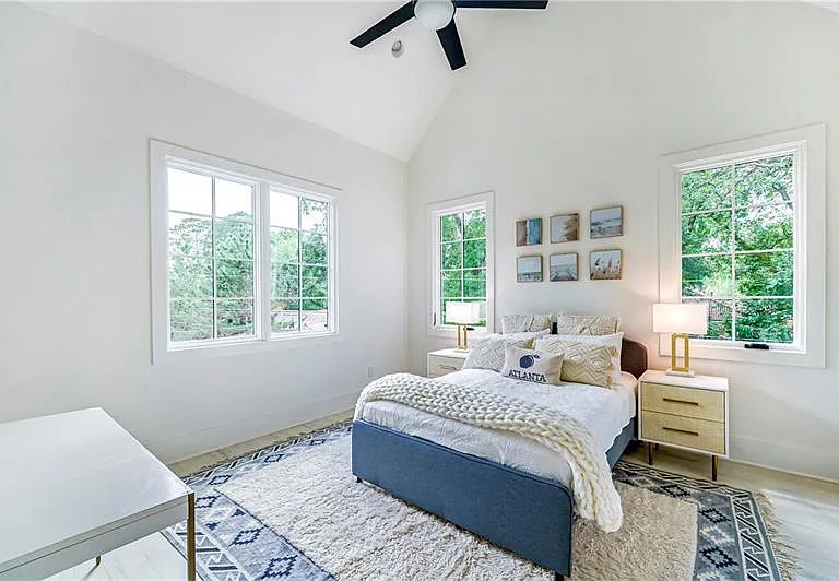 538 Park Dr NE — Photo 44