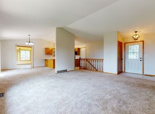 46701 Meadowlark Ln, Sioux Falls, SD 57107