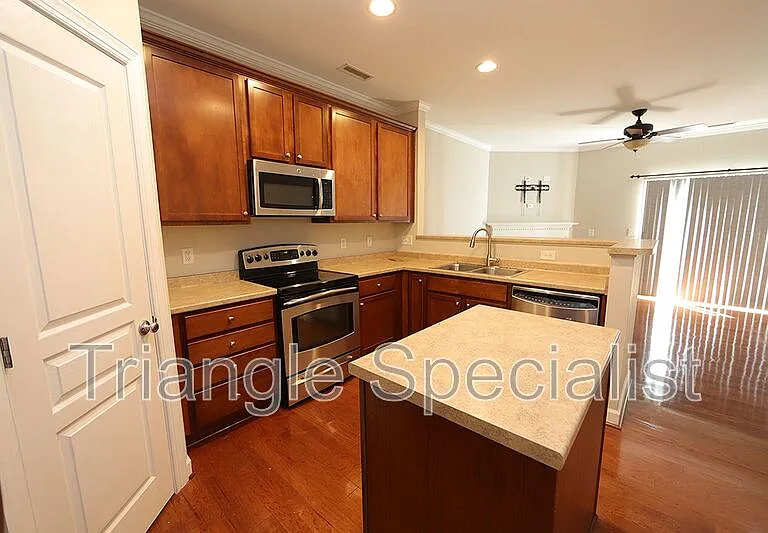 8811 Orchard Grove Way — Photo 5