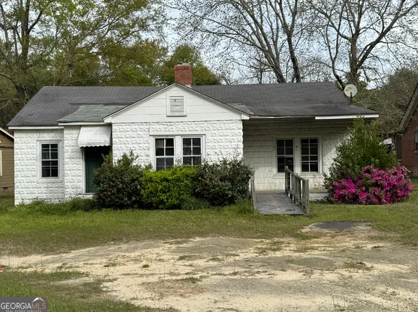 131 Hillcrest Dr, Dublin, GA 31021